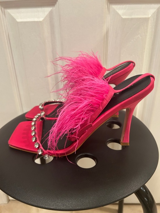 Azalea Wang Shoes - Pink Feather Strappy Heels Size 10